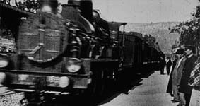 Arriv�e d'un train � la Ciotat, L' (Lumi�re, August & Louis Lumi�re; France) 